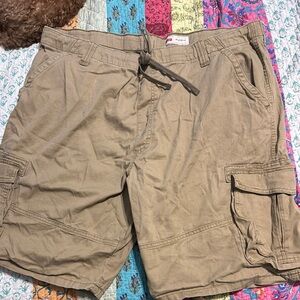 Men's Tan Cargo Shorts